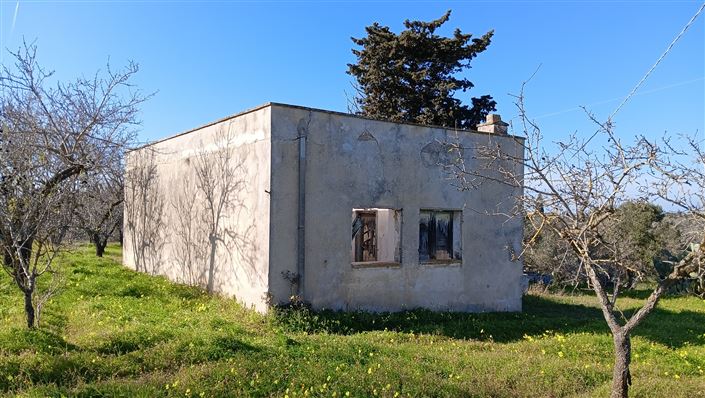 Image No.11-2 Bed Property for sale