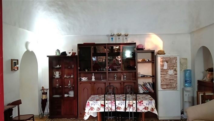 Image No.18-7 Bed Property for sale