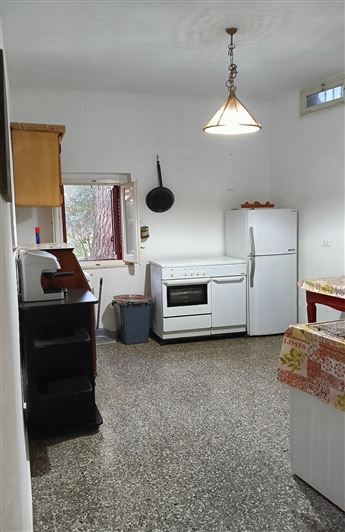 Image No.24-7 Bed Property for sale