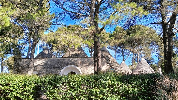 Image No.28-7 Bed Property for sale