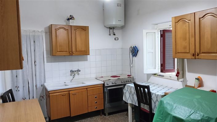 Image No.33-7 Bed Property for sale