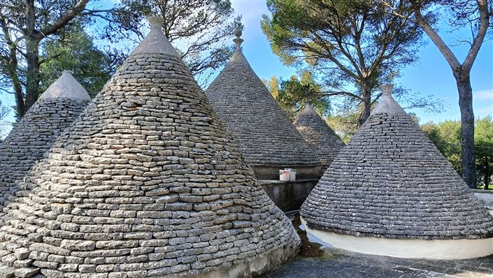 Image No.9-7 Bed Property for sale