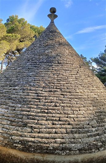 Image No.10-7 Bed Property for sale