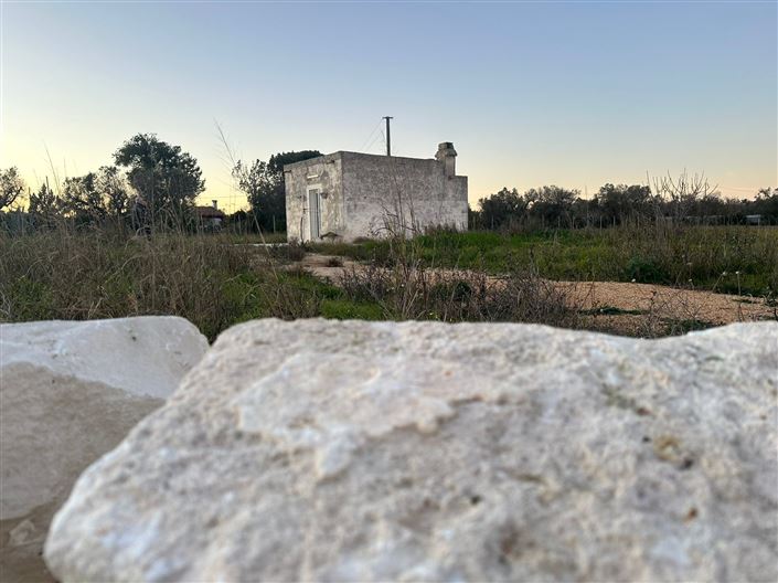 Image No.14-1 Bed Farmhouse for sale