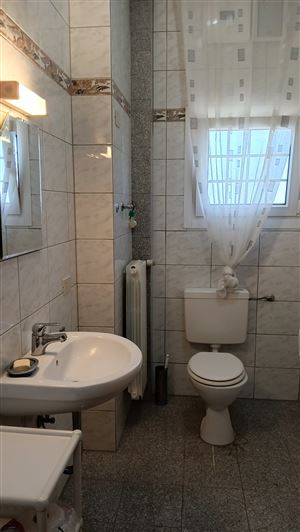 Image No.16-3 Bed Property for sale