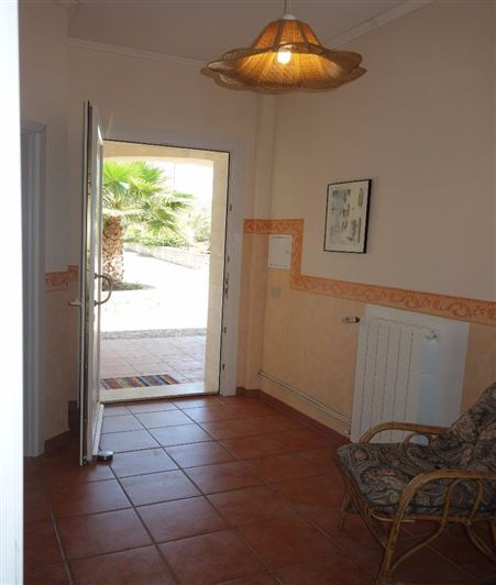 Image No.18-3 Bed Property for sale