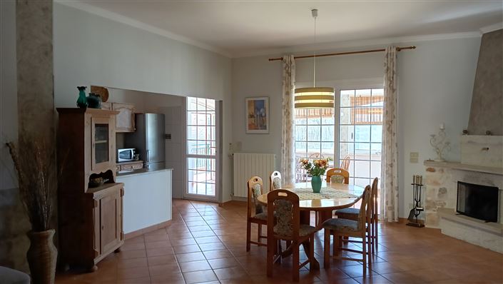 Image No.3-3 Bed Property for sale