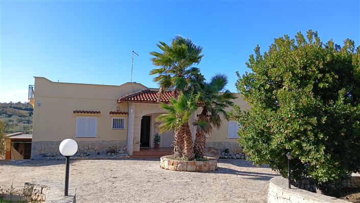 Image No.5-3 Bed Property for sale