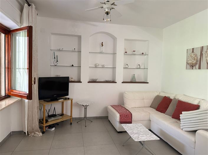 Image No.20-4 Bed Property for sale