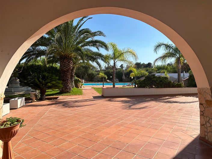 Image No.37-4 Bed Property for sale