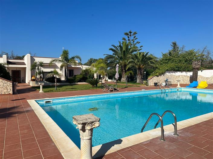 Image No.5-4 Bed Property for sale