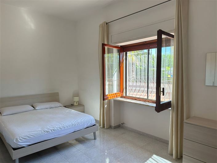 Image No.10-4 Bed Property for sale