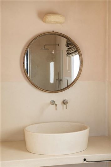 Image No.22-6 Bed Property for sale