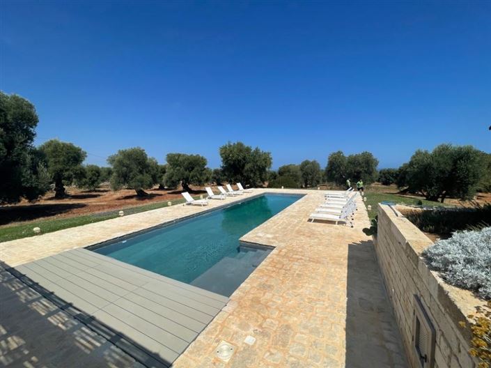 Image No.3-6 Bed Property for sale