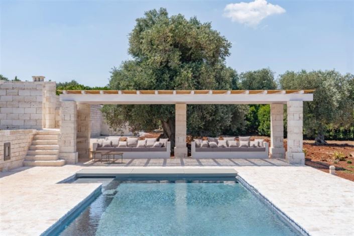 Image No.4-6 Bed Property for sale