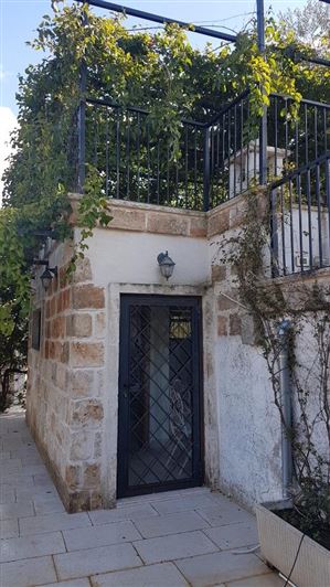 Image No.17-4 Bed Property for sale