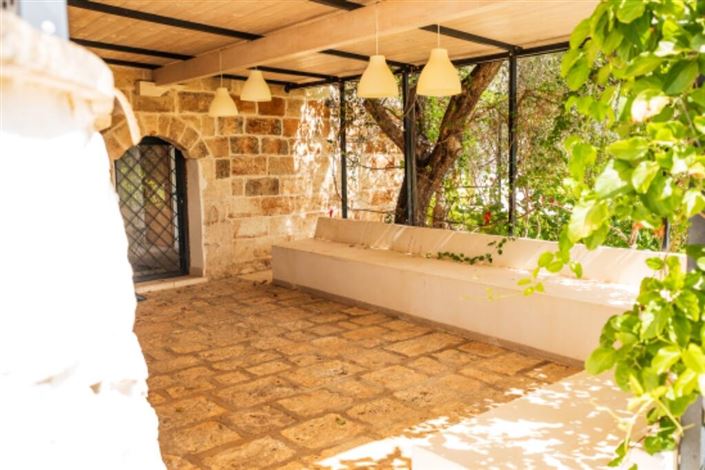 Image No.20-4 Bed Property for sale