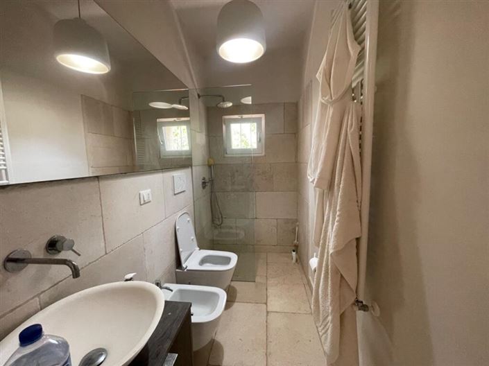 Image No.10-4 Bed Property for sale