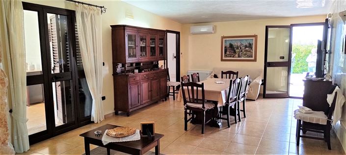 Image No.9-3 Bed Property for sale