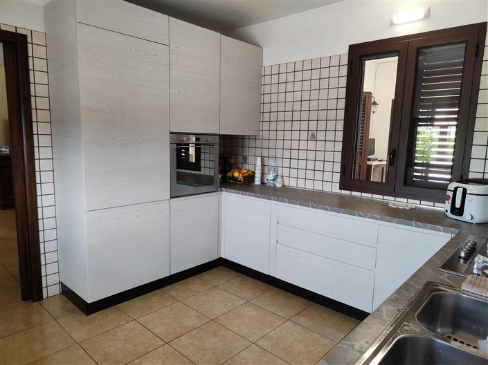 Image No.13-3 Bed Property for sale