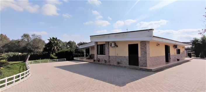 Image No.30-3 Bed Property for sale