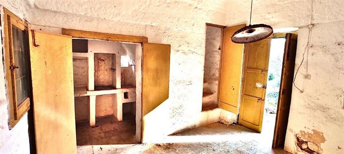 Image No.13-2 Bed Property for sale