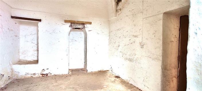 Image No.10-2 Bed Property for sale