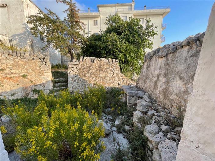 Image No.9-2 Bed Property for sale