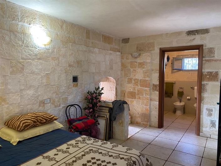 Image No.20-5 Bed Property for sale