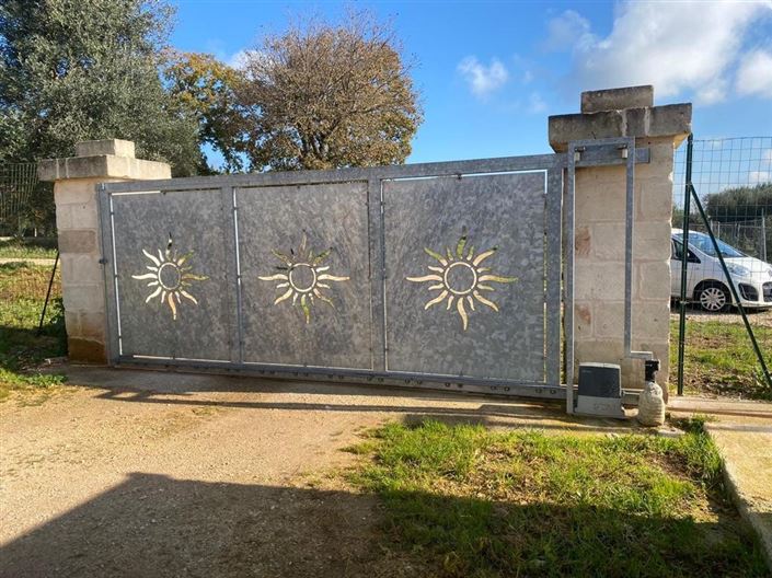 Image No.28-5 Bed Property for sale