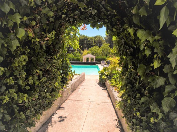 Image No.4-4 Bed Property for sale