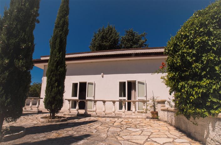 Image No.6-4 Bed Property for sale