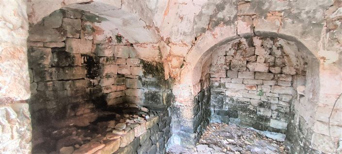 Image No.21-8 Bed Property for sale