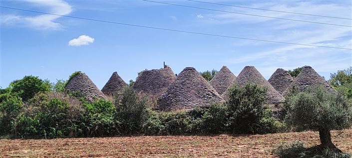 Image No.6-8 Bed Property for sale