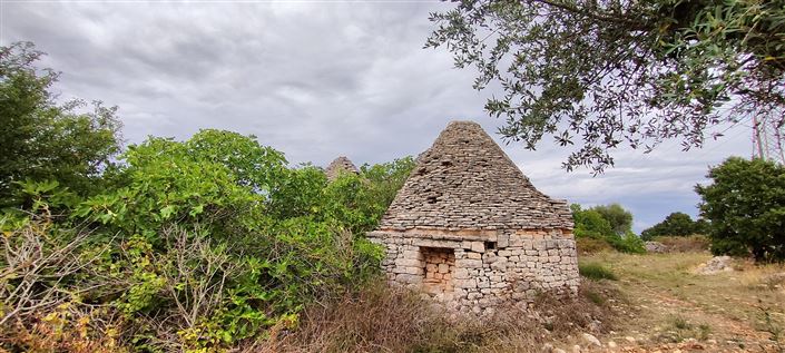 Image No.8-8 Bed Property for sale