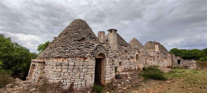 Image No.9-8 Bed Property for sale