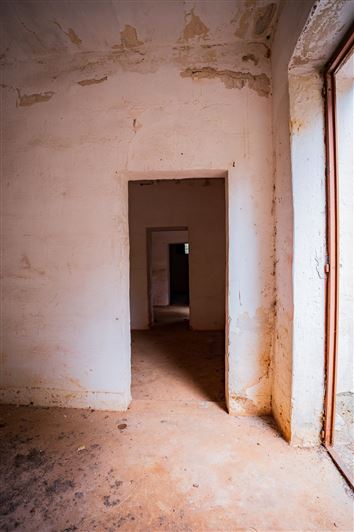 Image No.11-2 Bed Property for sale