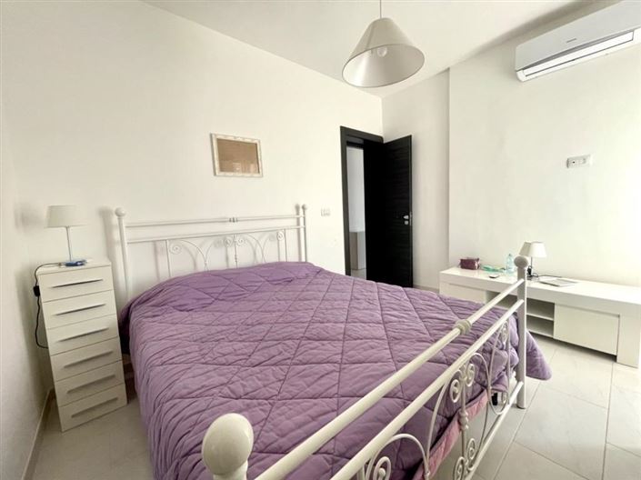 Image No.11-2 Bed Property for sale