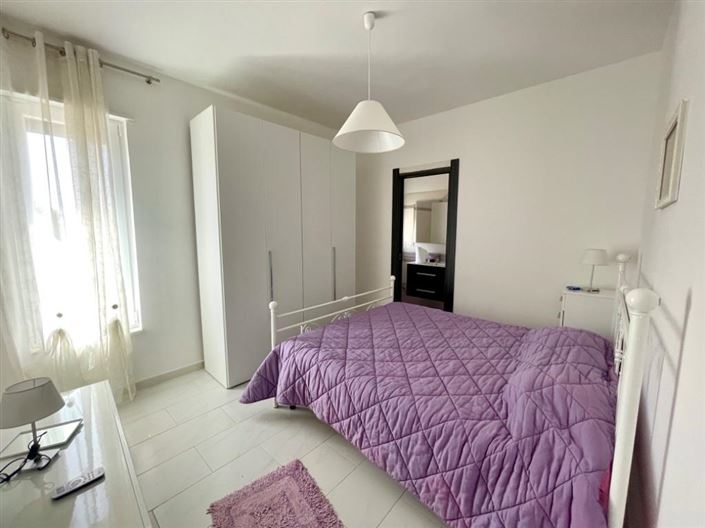 Image No.9-2 Bed Property for sale