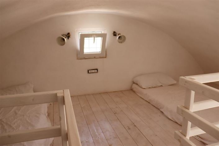 Image No.10-2 Bed Property for sale