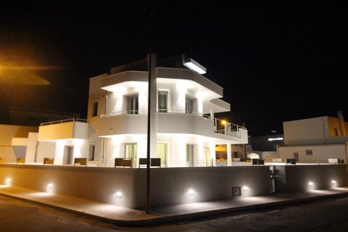 Image No.1-6 Bed Villa for sale