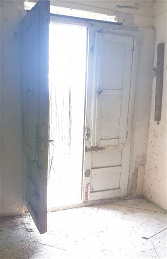 Image No.20-1 Bed Property for sale