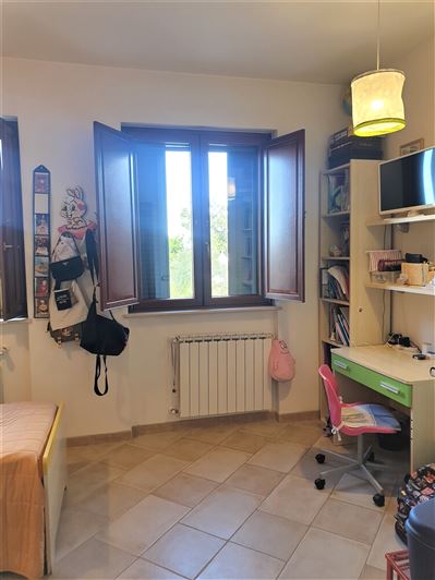 Image No.21-4 Bed Property for sale