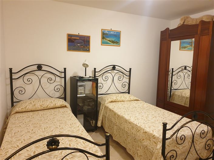 Image No.32-4 Bed Property for sale