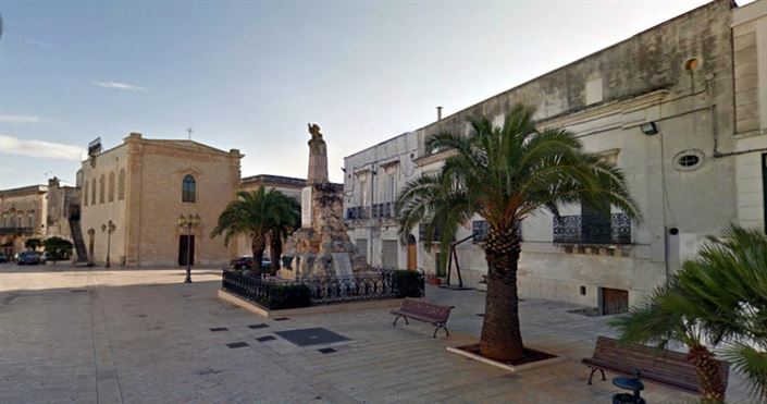 Image No.32-4 Bed Property for sale