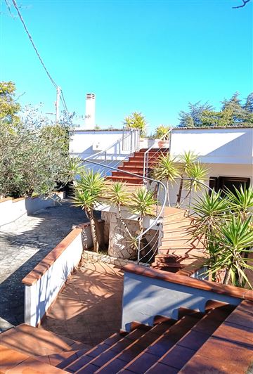 Image No.27-3 Bed Villa for sale