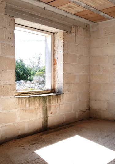 Image No.16-7 Bed Property for sale