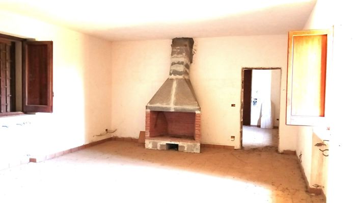 Image No.8-7 Bed Property for sale