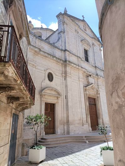 Image No.37-2 Bed Property for sale