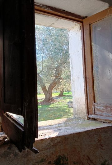 Image No.9-2 Bed Property for sale